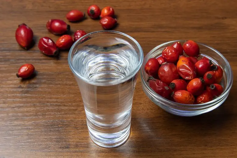 Rosehip moonshine