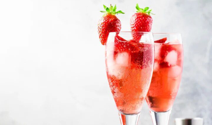 Rossini &#8211; a cocktail of strawberries and sparkling wine