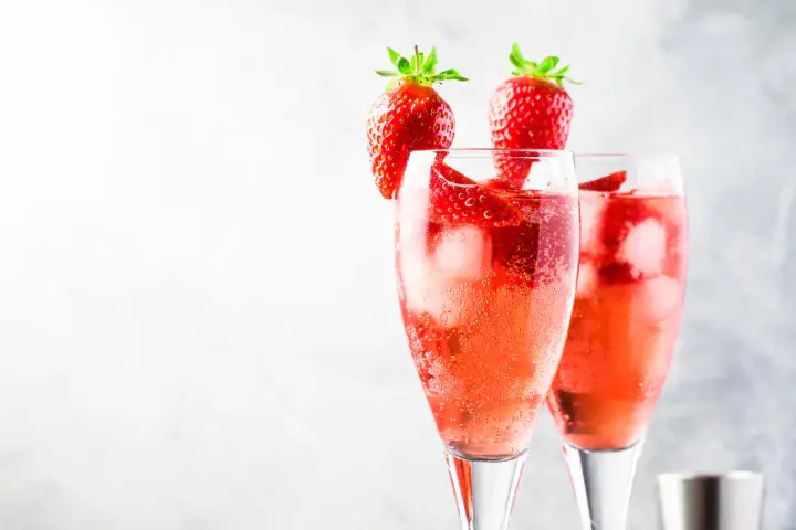 Rossini &#8211; a cocktail of strawberries and sparkling wine