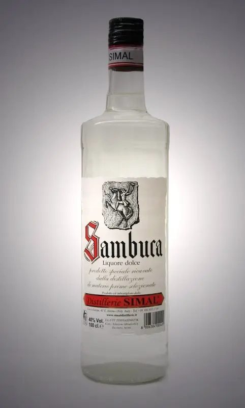 Sambuca: what kind of liquor, history, what is it made of and composition