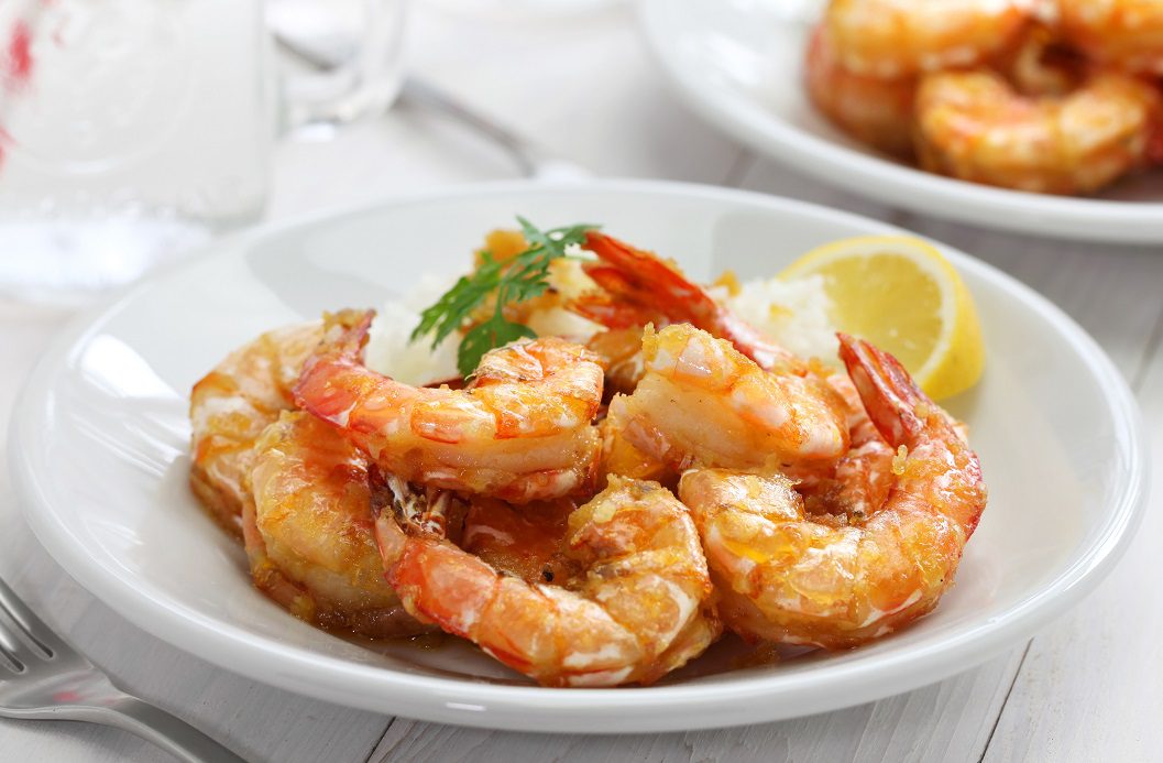 Shrimps fried in white wine