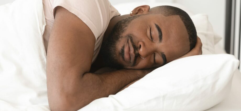 Siesta time: why you want to sleep during the day and what to do about it?