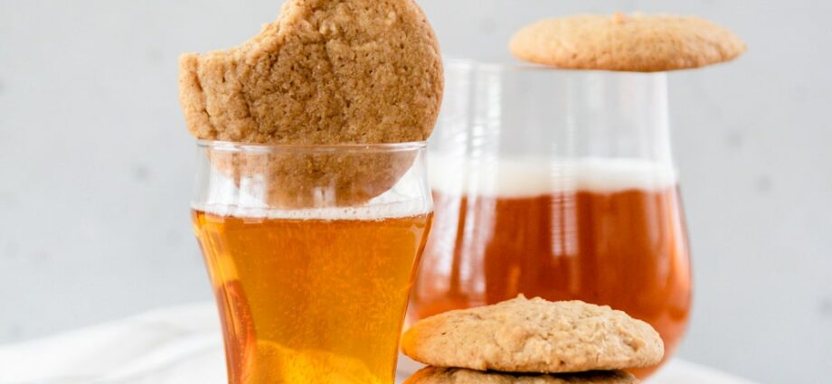 Simple homemade beer cookies (sweet and salty)