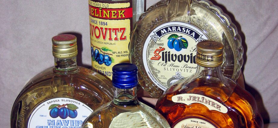 Slivovitz: history, review + 8 popular brands