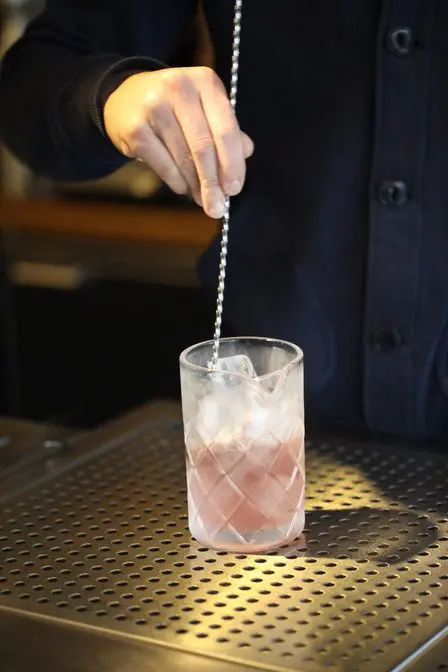 Steer &#8211; a method of making cocktails