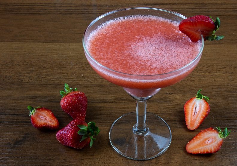 Strawberry Margarita (Strawberry Margarita) &#8211; the most delicate cocktail with tequila