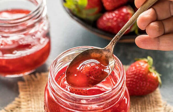 Strawberry tincture: 5 recipes at home