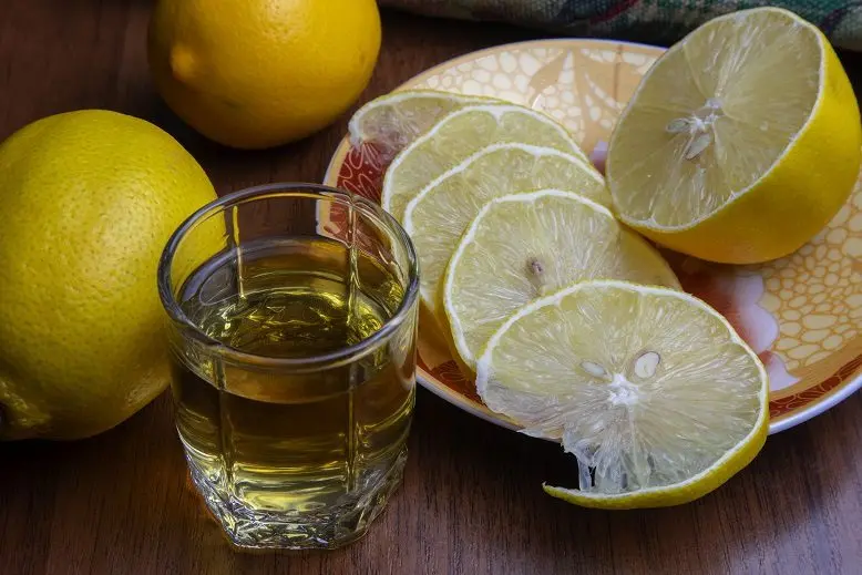 Technology for making lemon vodka