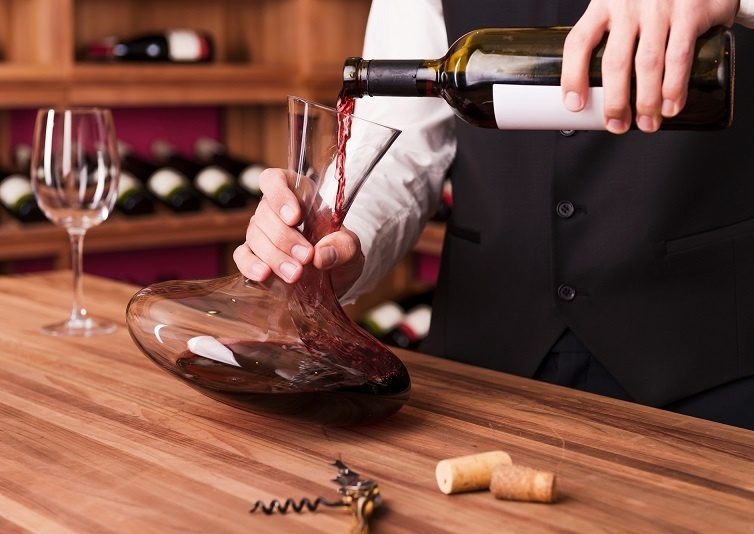 Technology for proper decantation of wines