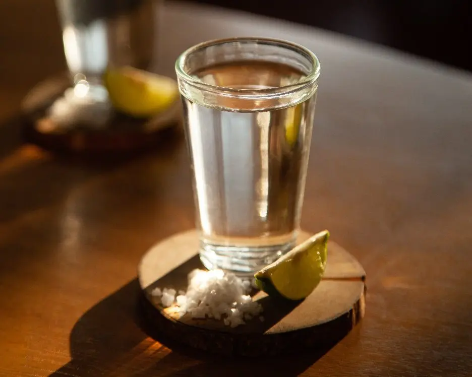 Tequila serving temperature and proper glasses