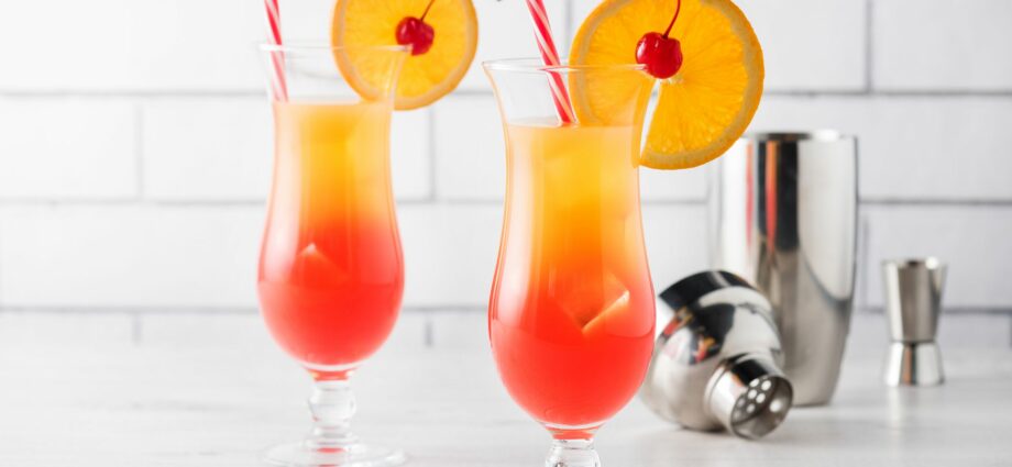 Tequila Sunrise cocktail recipe