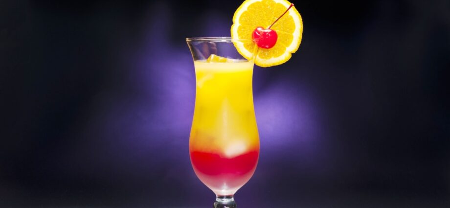 Tequila Sunrise Cocktail: Recipe, History, Variations