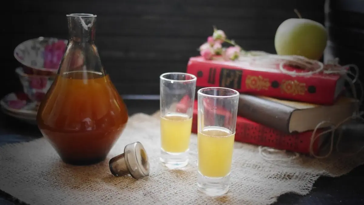 The most successful tea liqueur recipes