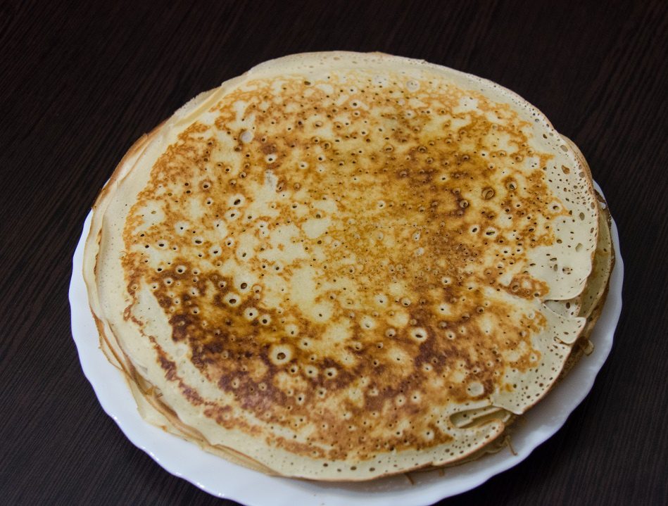 Thin pancakes on beer &#8211; an appetizer for vodka and not only