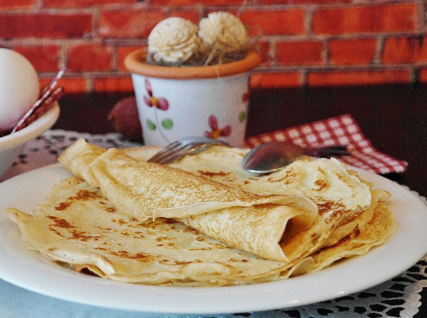 Thin pancakes on beer &#8211; an appetizer for vodka and not only