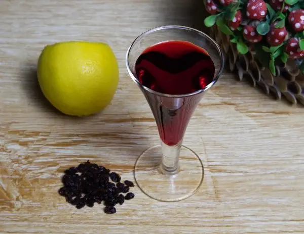 Tincture, liqueur and barberry liquor at home