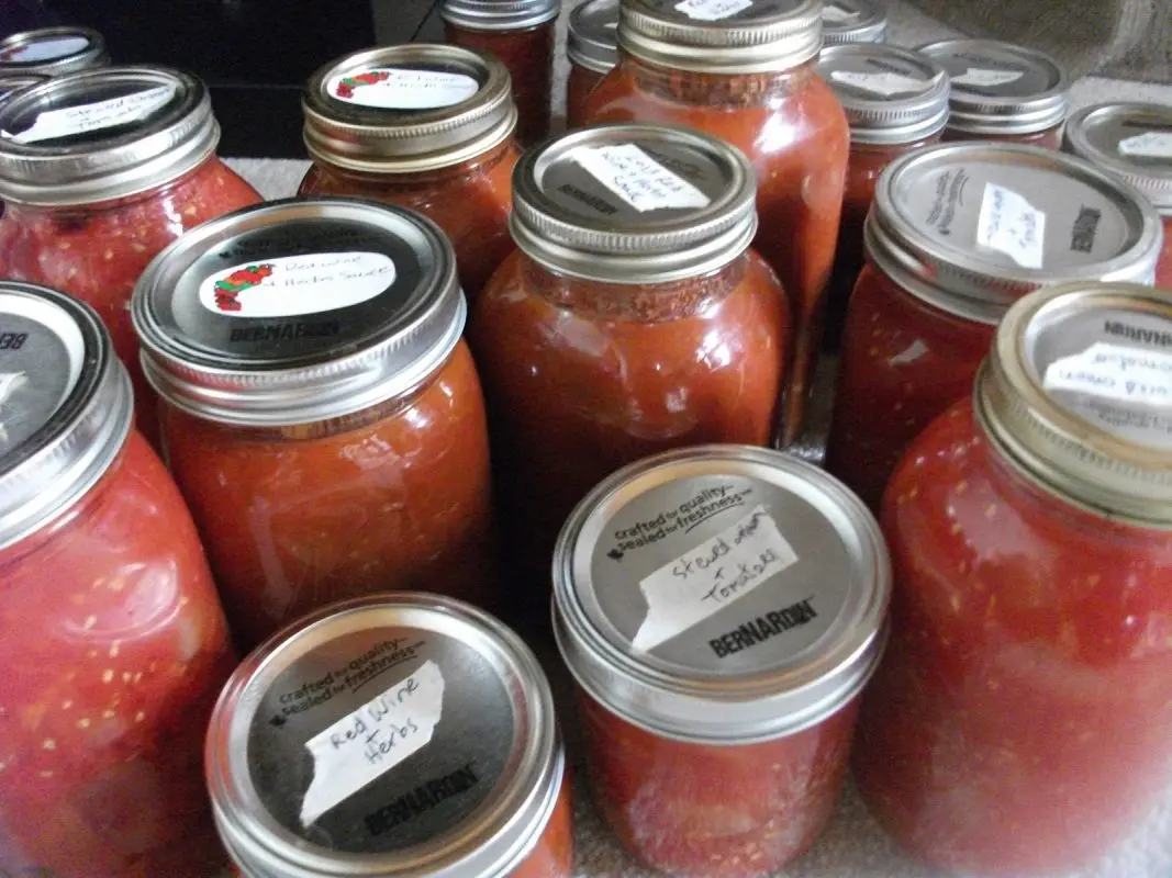 Tomatoes canned in red wine