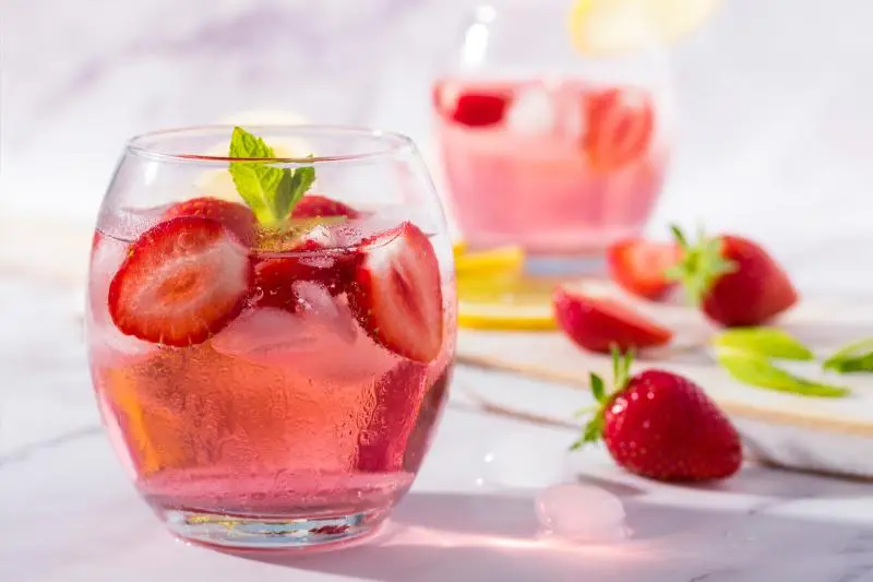 Top 18 cocktails with red, white, rosé and sparkling wine