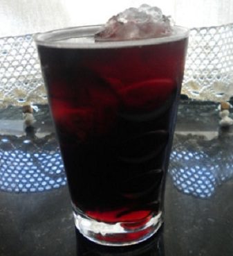 Top XNUMX alcoholic and non-alcoholic cola cocktails