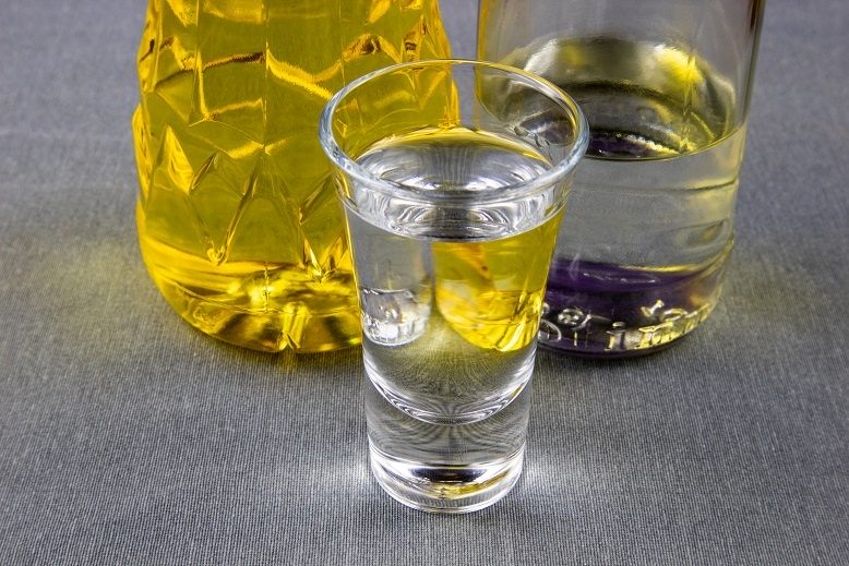 Treatment with vodka and oil according to the Shevchenko method