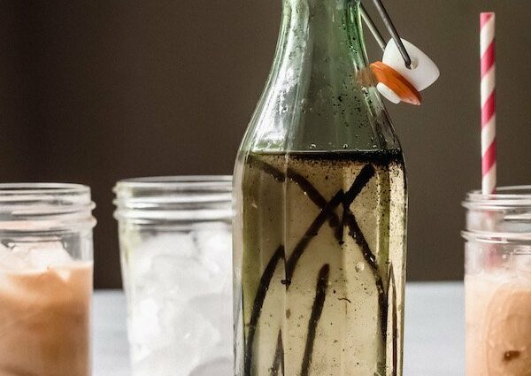 Vanilla syrup: 2 recipes at home