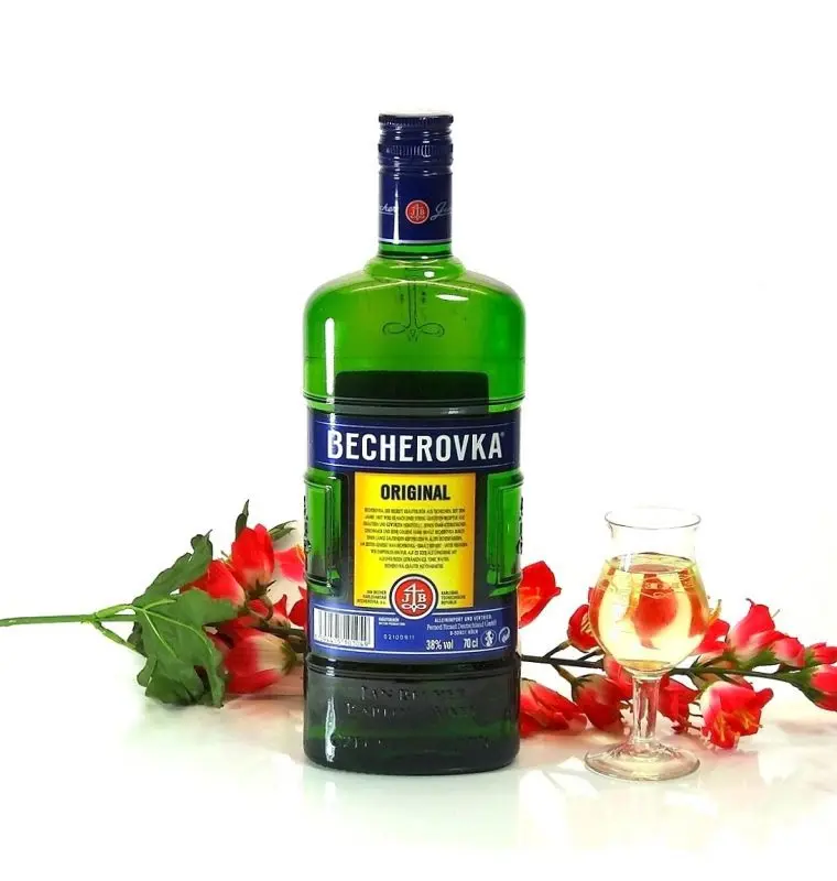 Ways to drink Becherovka correctly