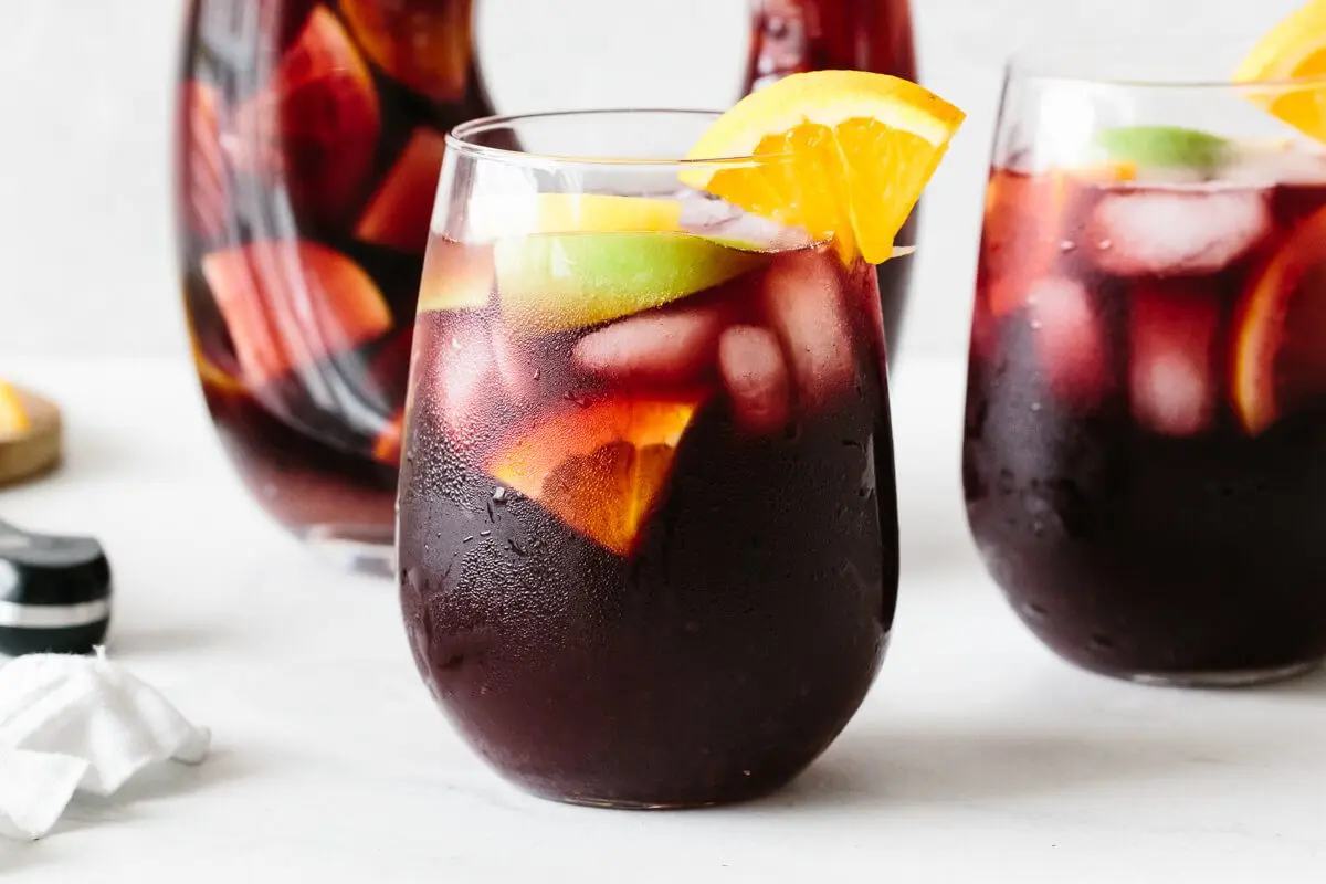 What is sangria + 7 recipes at home