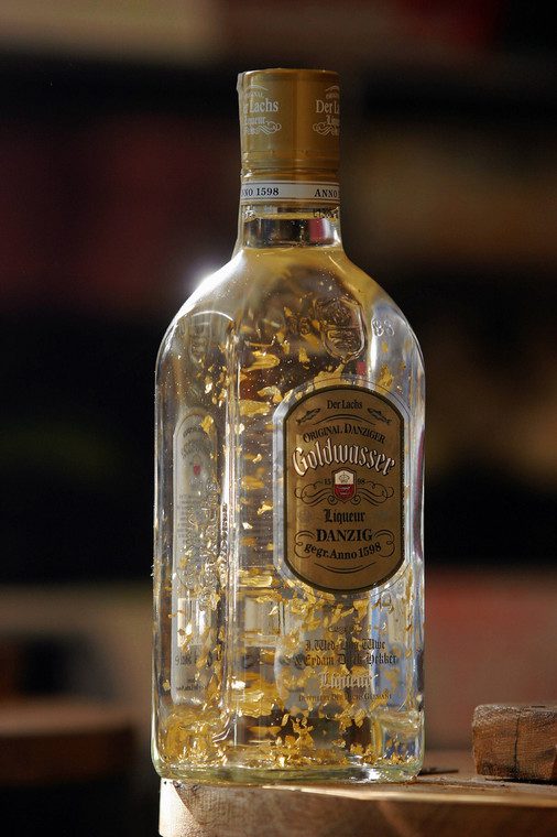 What is vodka with gold and how to drink it