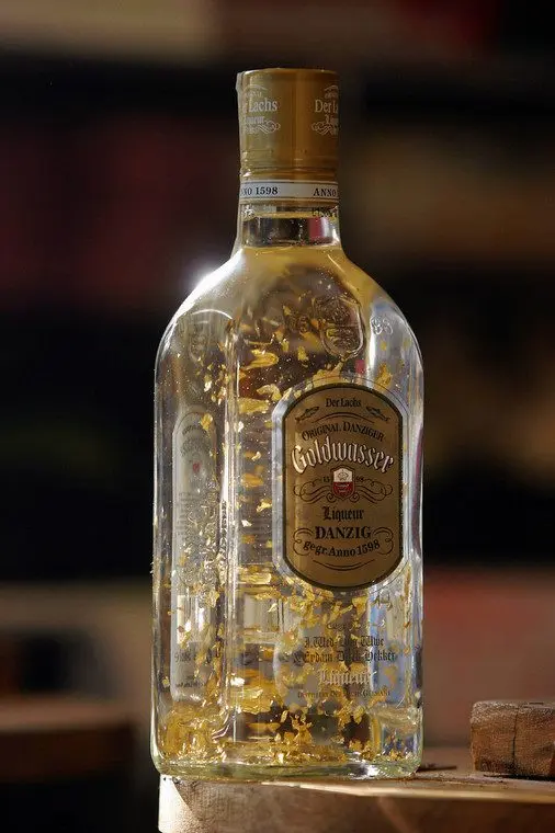 What is vodka with gold and how to drink it