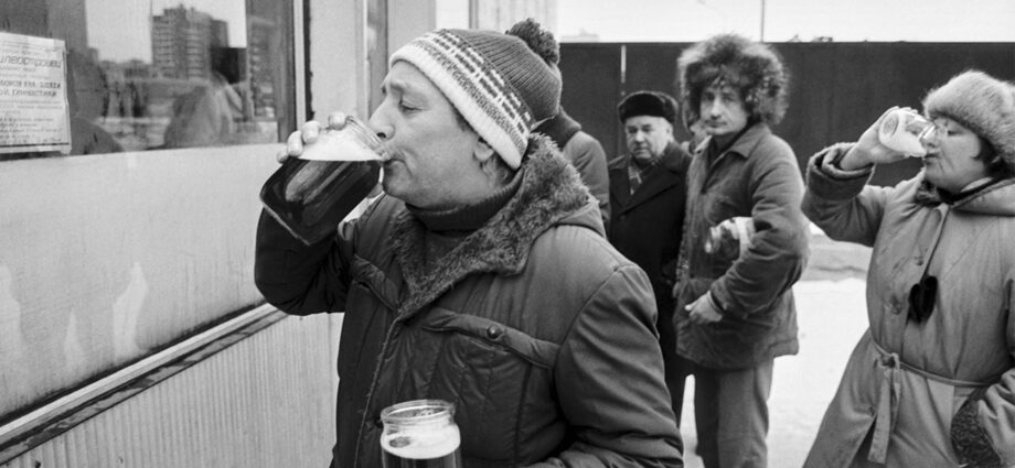 What they drank in the USSR during Prohibition and why the ban led to an even greater increase in alcoholism