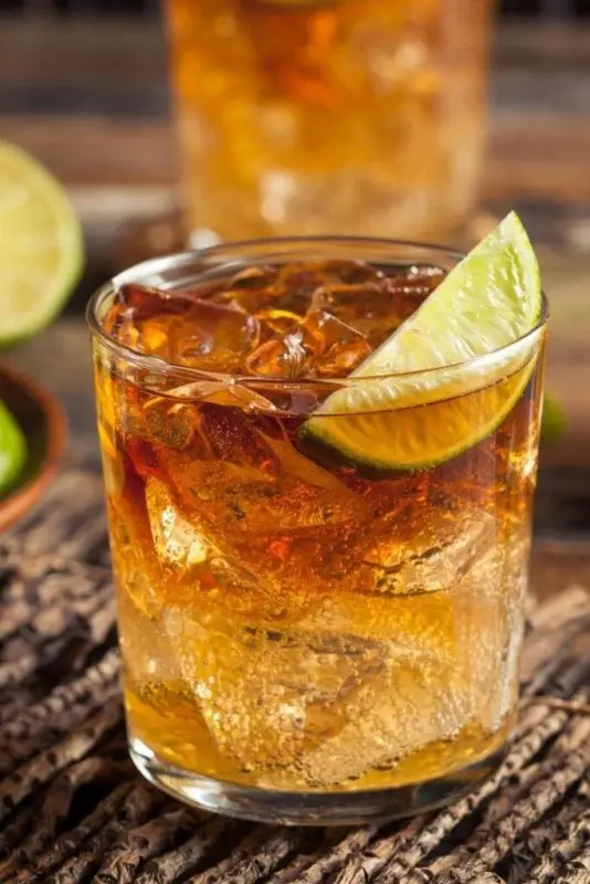 What to drink rum with &#8211; an overview of drinks and dishes