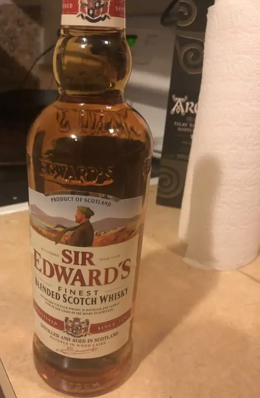 Whiskey Sir Edwards: history, review of taste and types