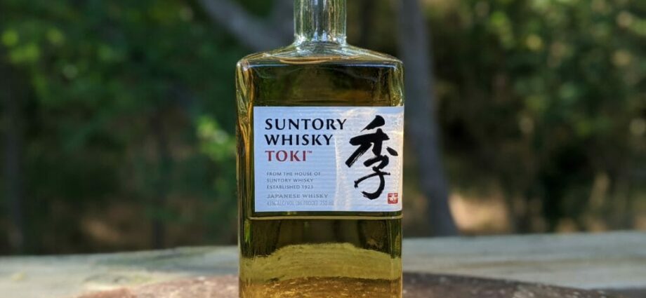 Whiskey Suntory: history, review of taste and types