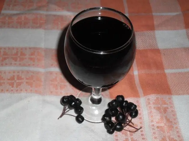 Wine from chokeberry at home