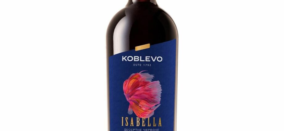 Wine &#8220;Isabella&#8221; at home