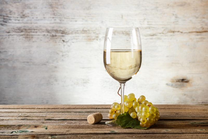 Wine Psou (white semi-sweet): features, how to drink it correctly