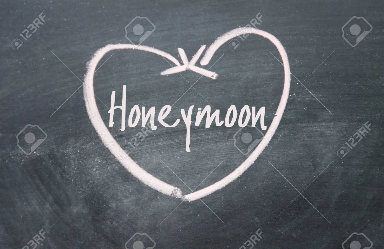 &#8220;Honeymoon&#8221;: signs and traditions of August