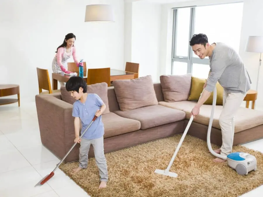 Sharing household chores with a partner: 4 steps to help you negotiate