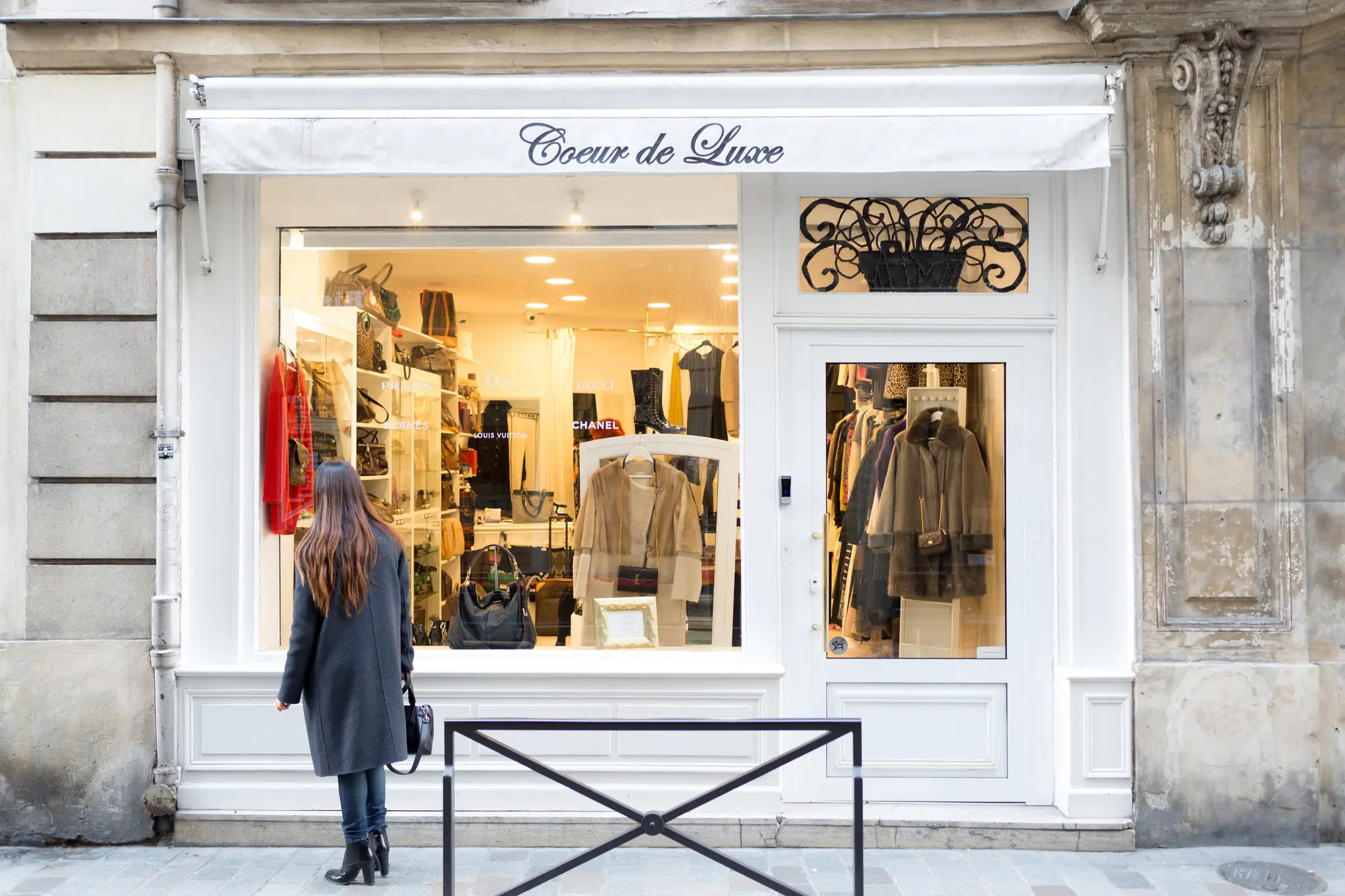 Shop on the couch: how we are forced to spend money