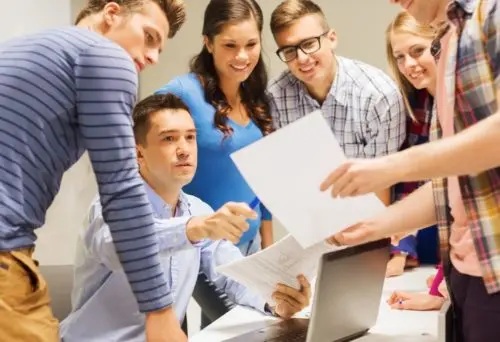 Teaching a Teenager to Handle Money: 5 Tips for Parents