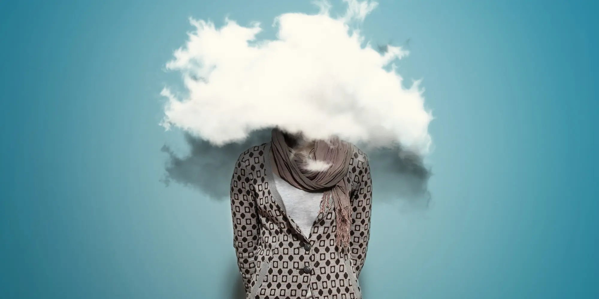 14 Signs We’re Becoming Introverts Over the Years