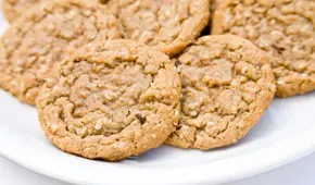 7 Ridiculous Diets: Why You Should Stay Away From Them