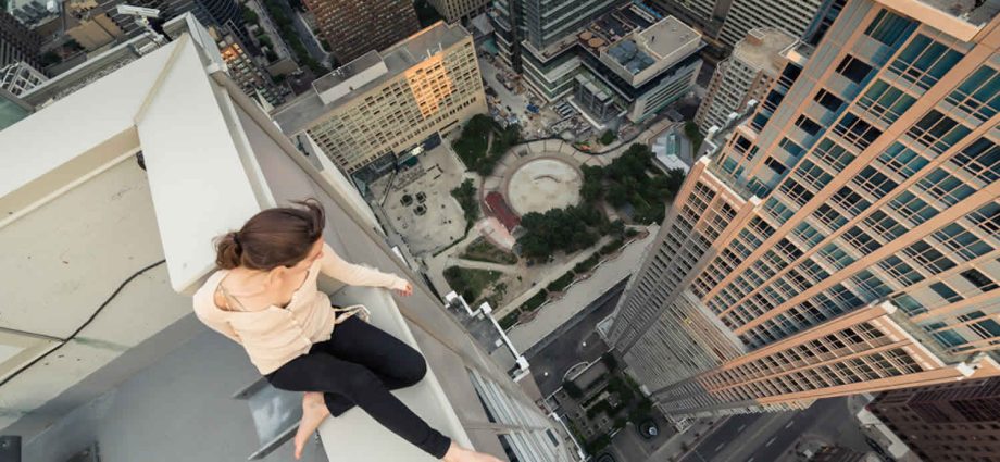 Acrophobia — fear of heights: causes, symptoms and treatment