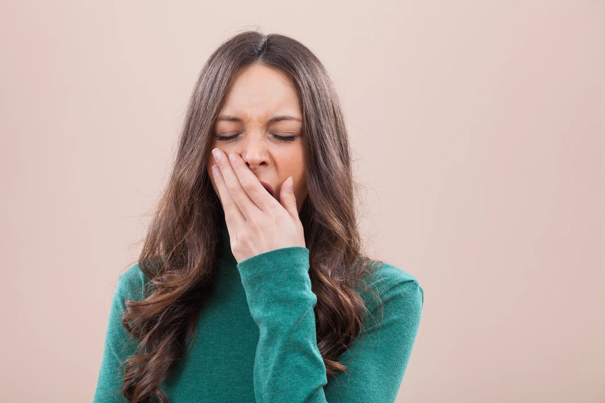 Does lack of sleep make us lonely?