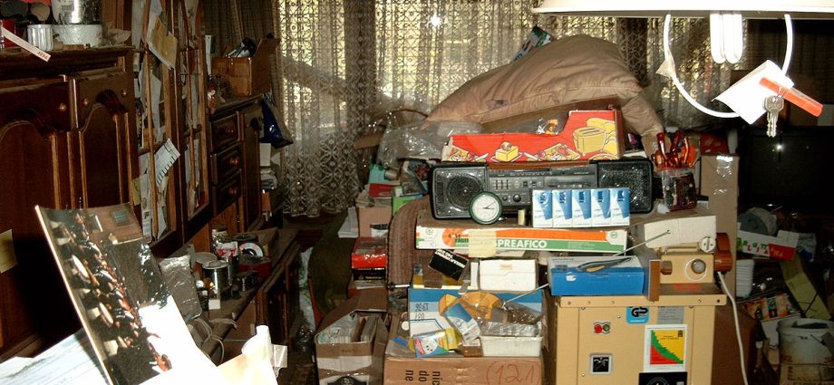 Pathological hoarding: why is it difficult to part with things?