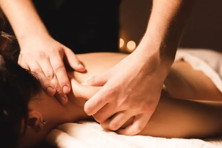 We fight stress the right way: how to do a relaxing massage