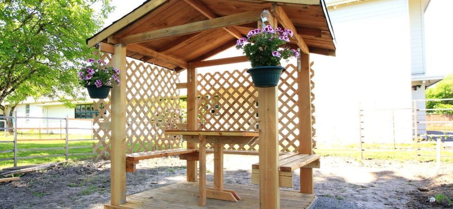 How to build a gazebo with your own hands