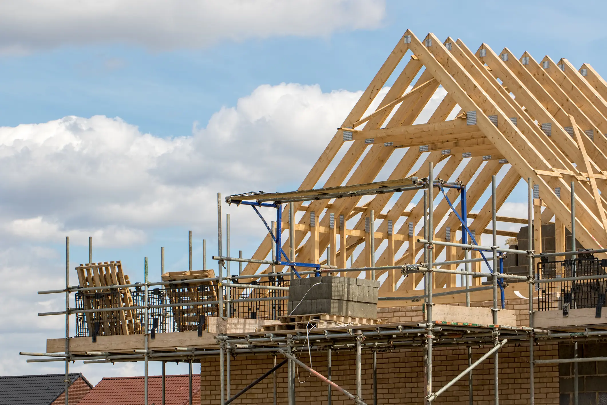 How to build a roof at home with your own hands