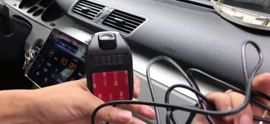 How to connect a DVR in a car with your own hands