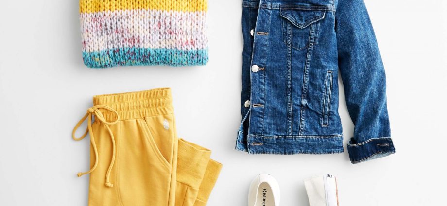 Vad man ska bära med en jeansjacka för kvinnor: icke-triviala kombinationer med ditt favoritbasplagg